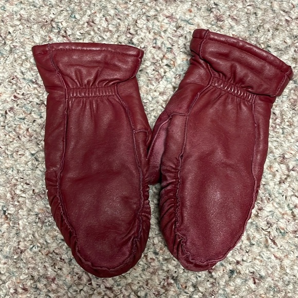 Accessories - Leather fleece lined mittens